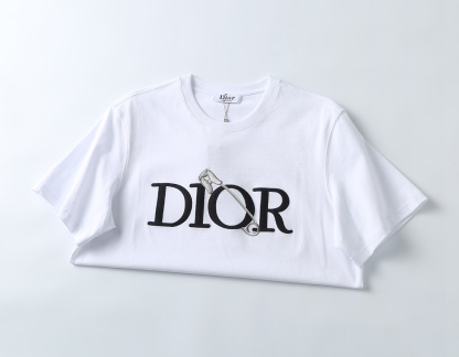 D Style pin embroidered short sleeves