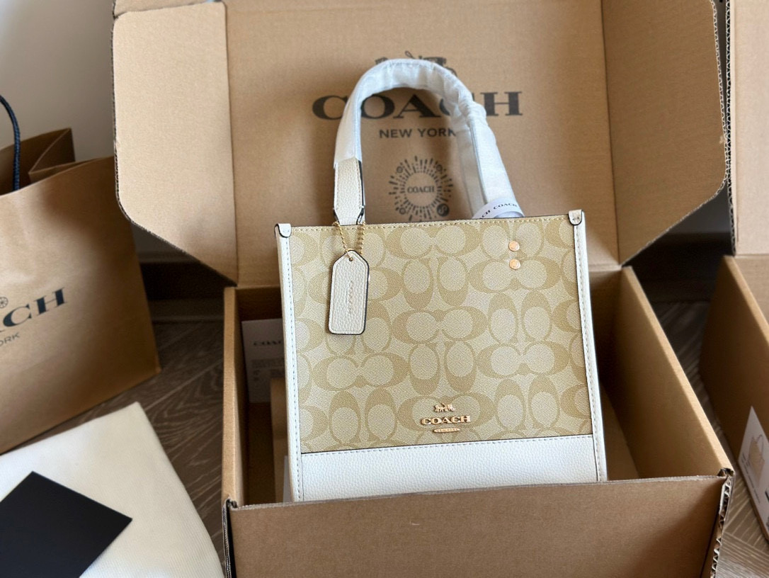 C Style dempsey tote