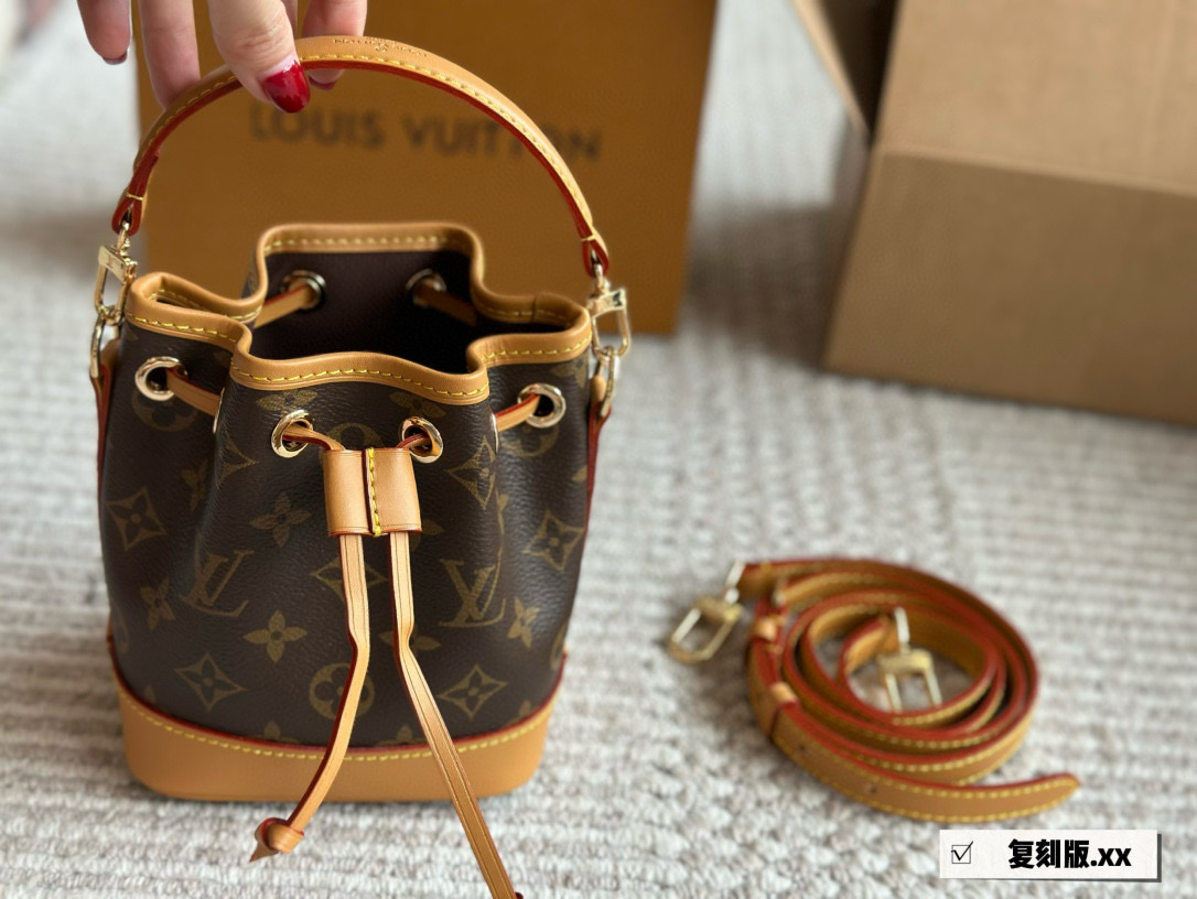 L Style mini bucket bag