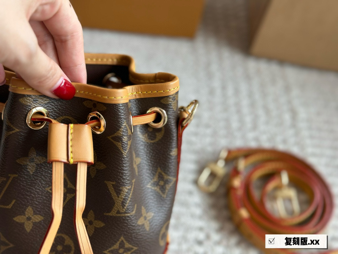L Style mini bucket bag