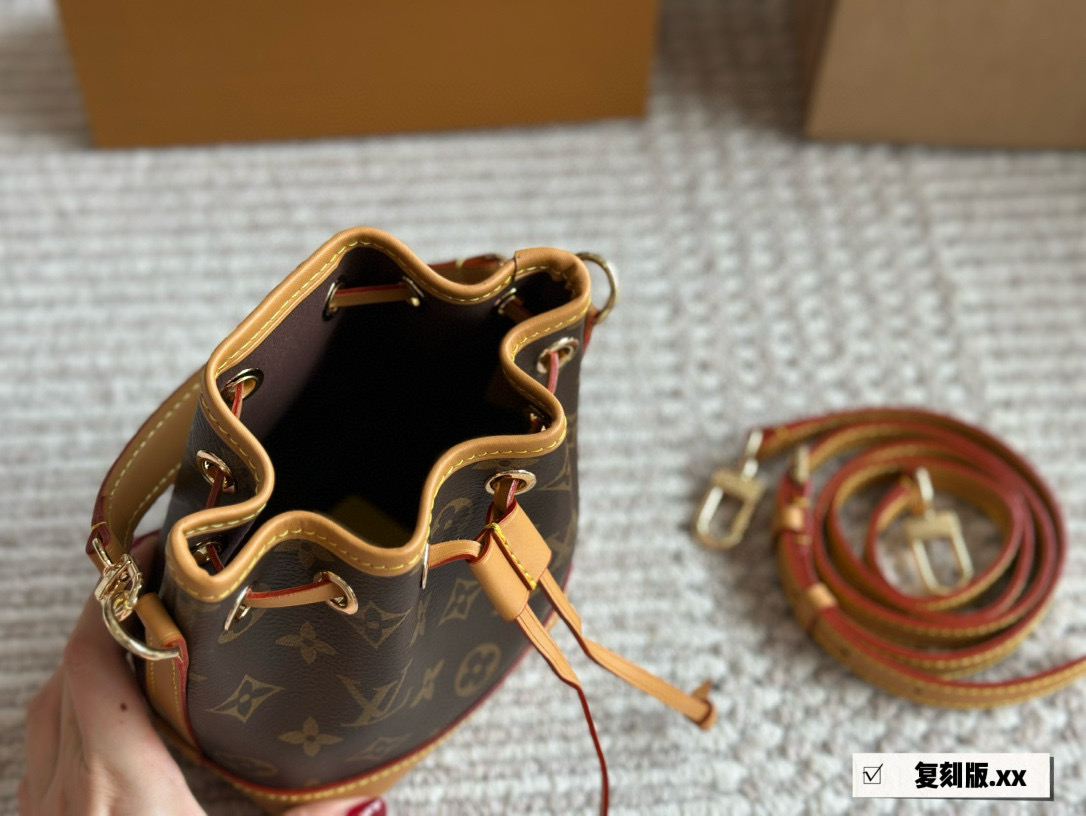 L Style mini bucket bag
