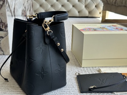 Style Black Bucket