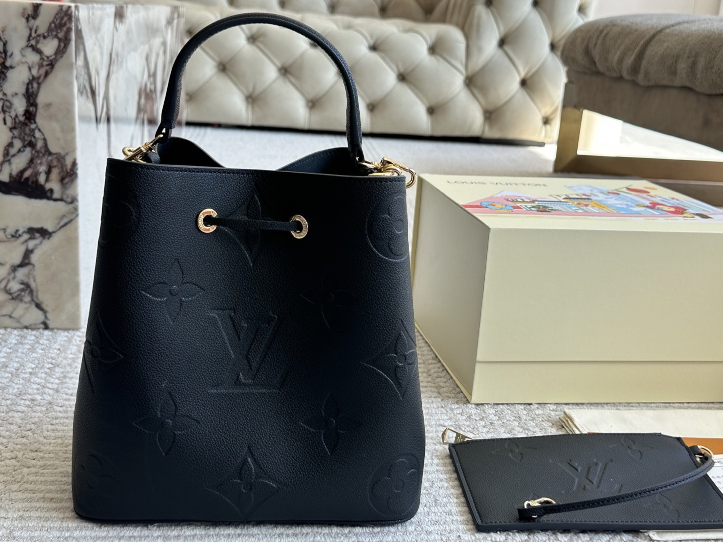 Style Black Bucket
