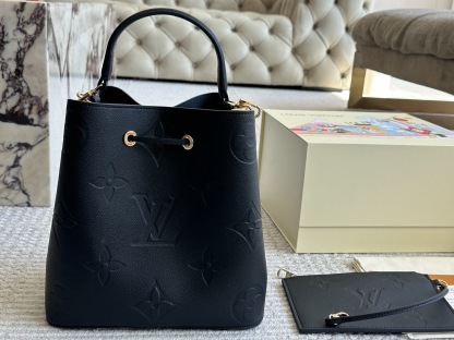 Style Black Bucket