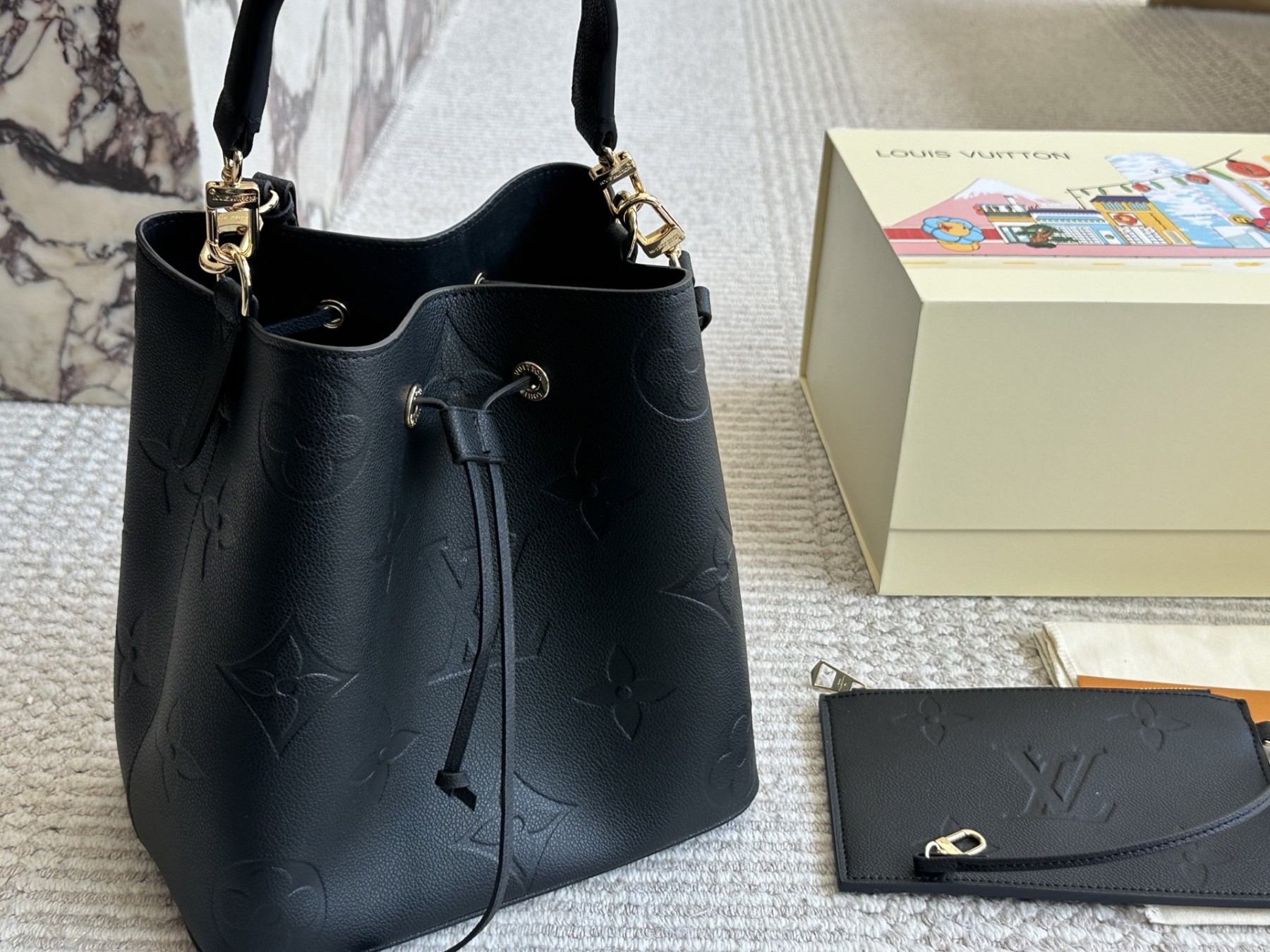 Style Black Bucket
