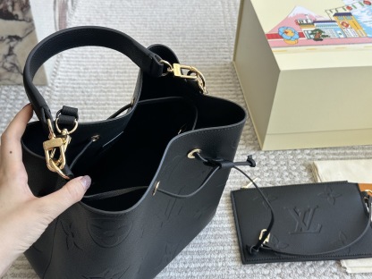 Style Black Bucket