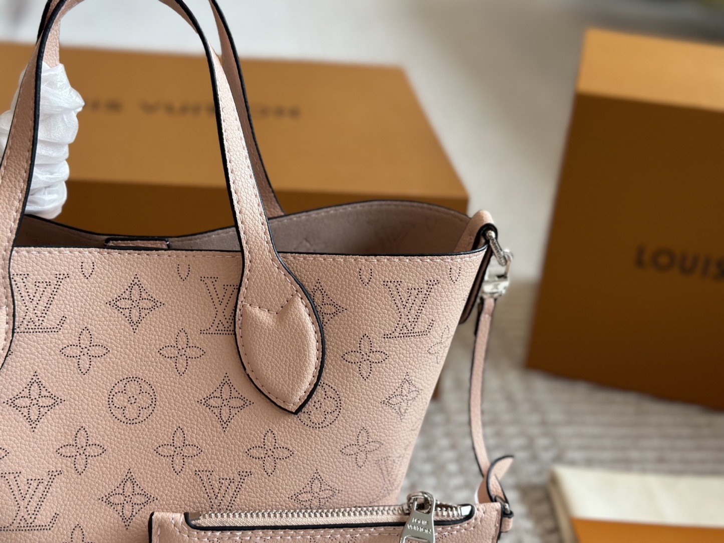 L Style Bucket Deformed Handbag Perforated Cow Leather