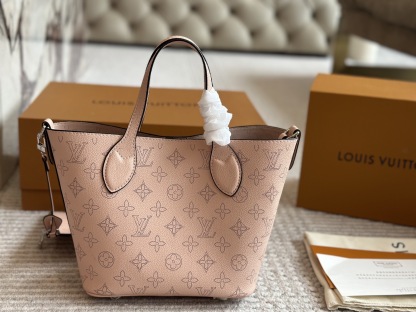 L Style Bucket Deformed Handbag Perforated Cow Leather