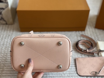 L Style Bucket Deformed Handbag Perforated Cow Leather