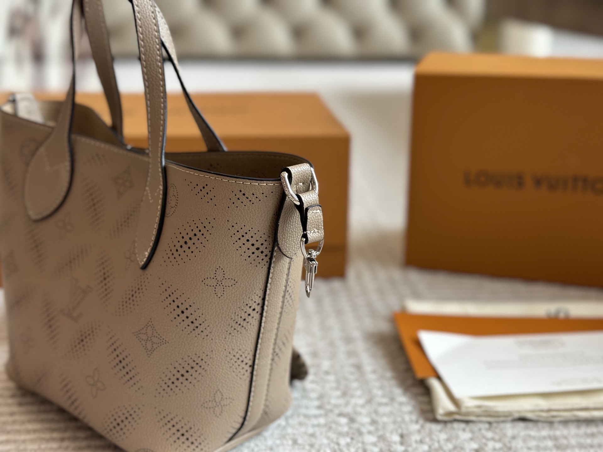 L Style Bucket Deformed Handbag Perforated Cow Leather