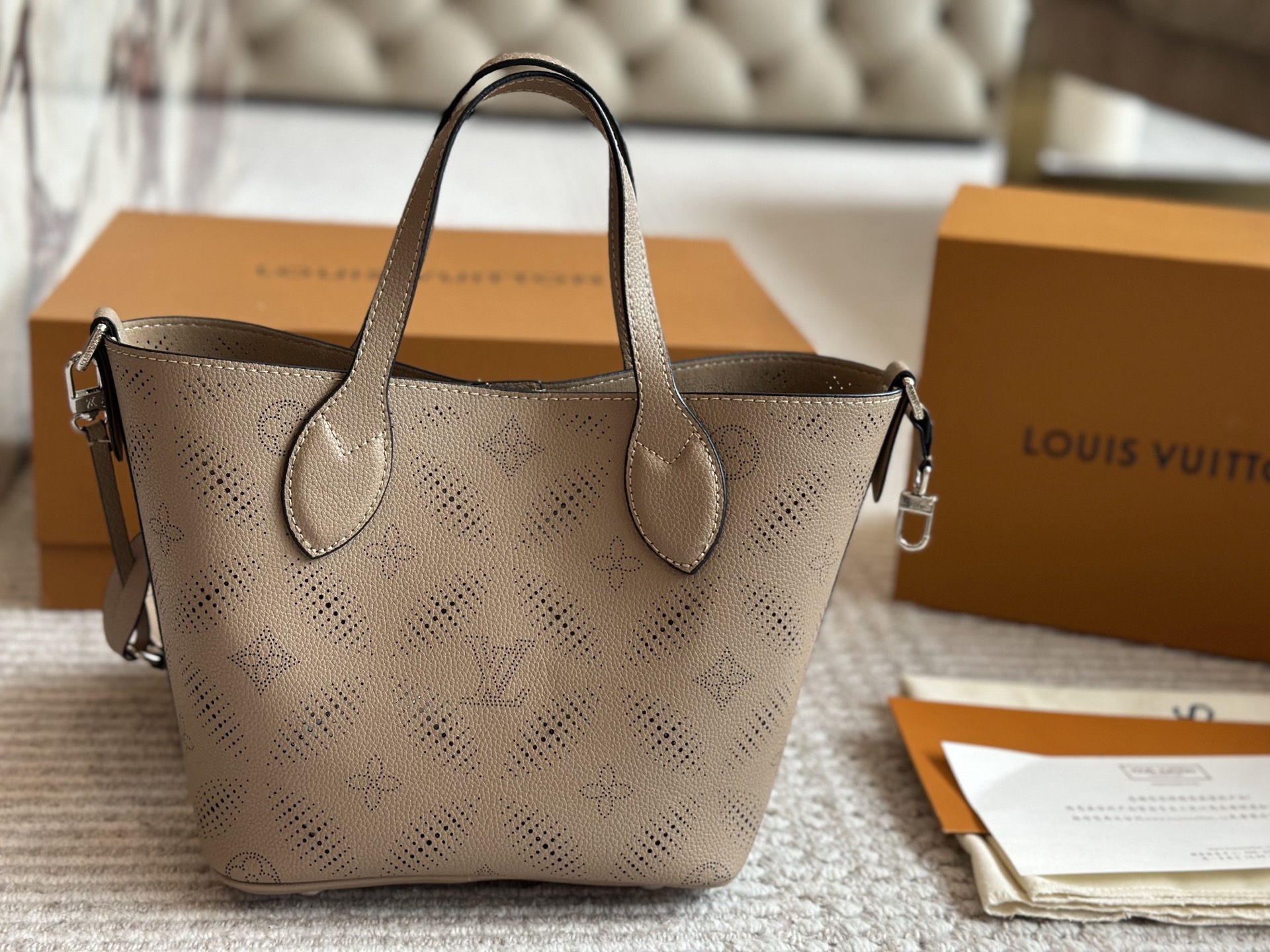 L Style Bucket Deformed Handbag Perforated Cow Leather
