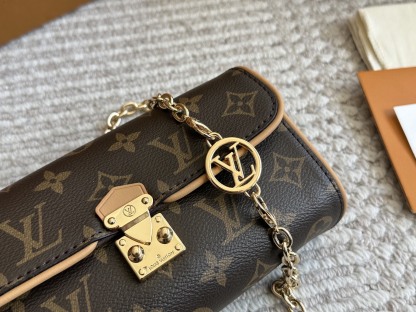 L style pochette camill Bag