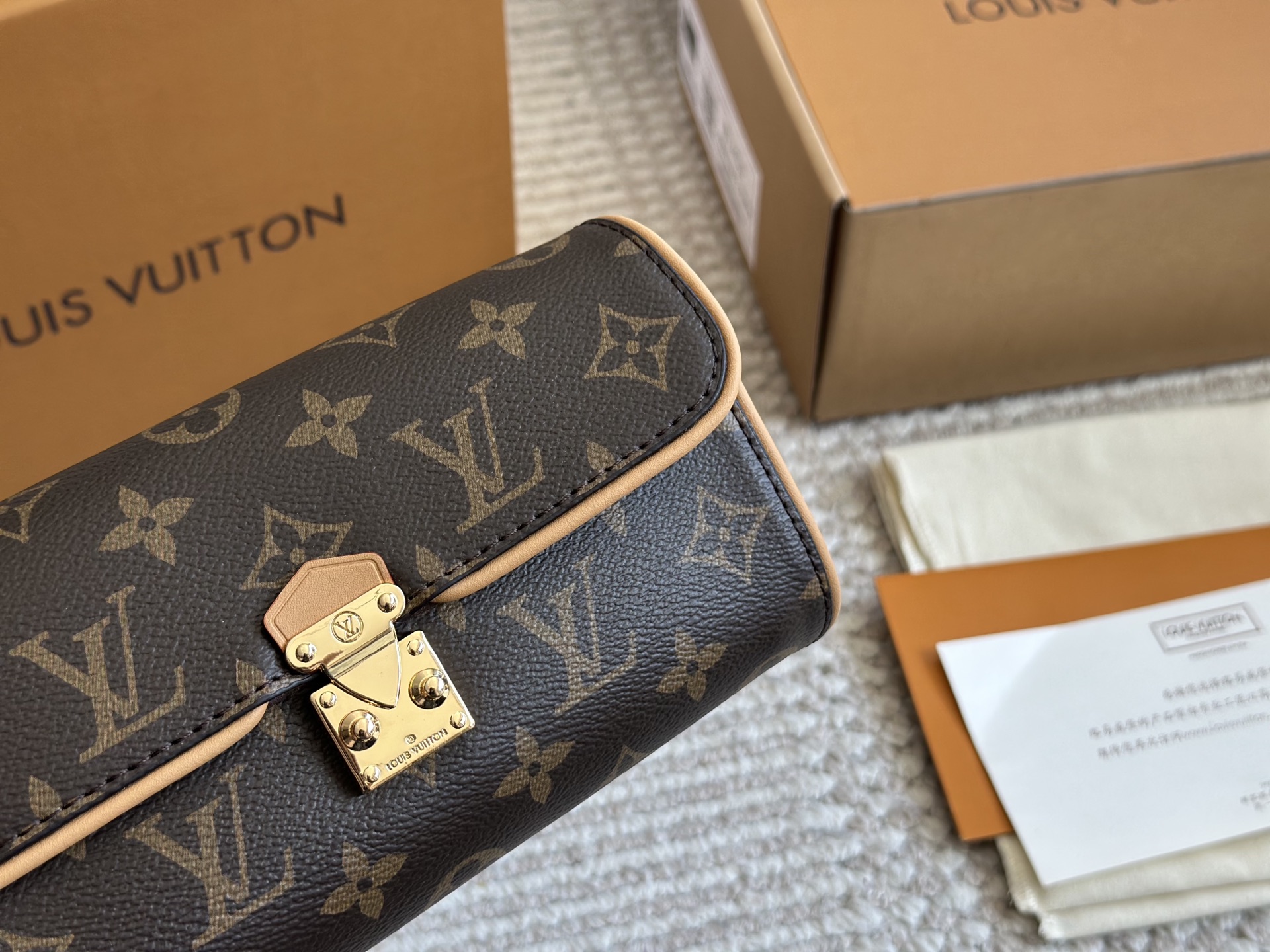 L style pochette camill Bag