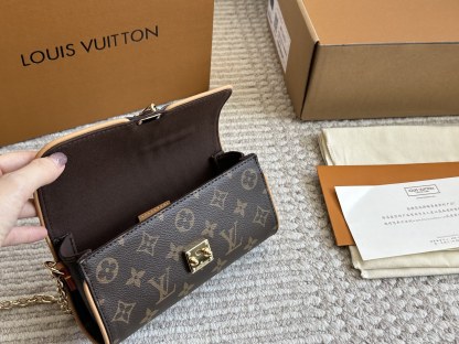 L style pochette camill Bag