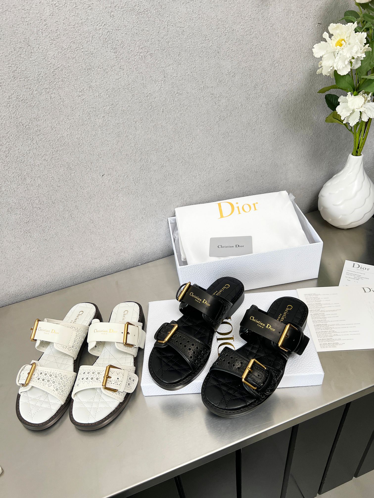 D Style Hollow Women's Slippers