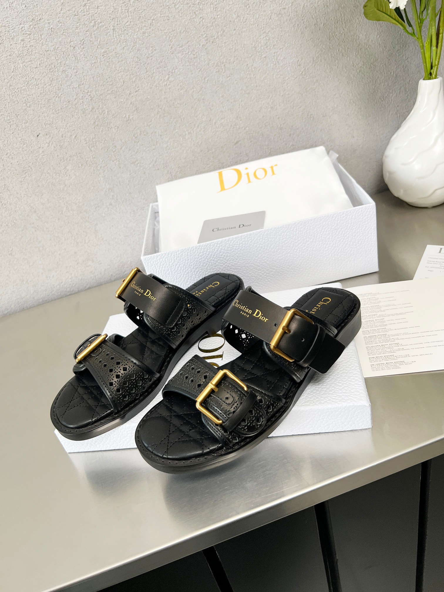 D Style Hollow Women's Slippers