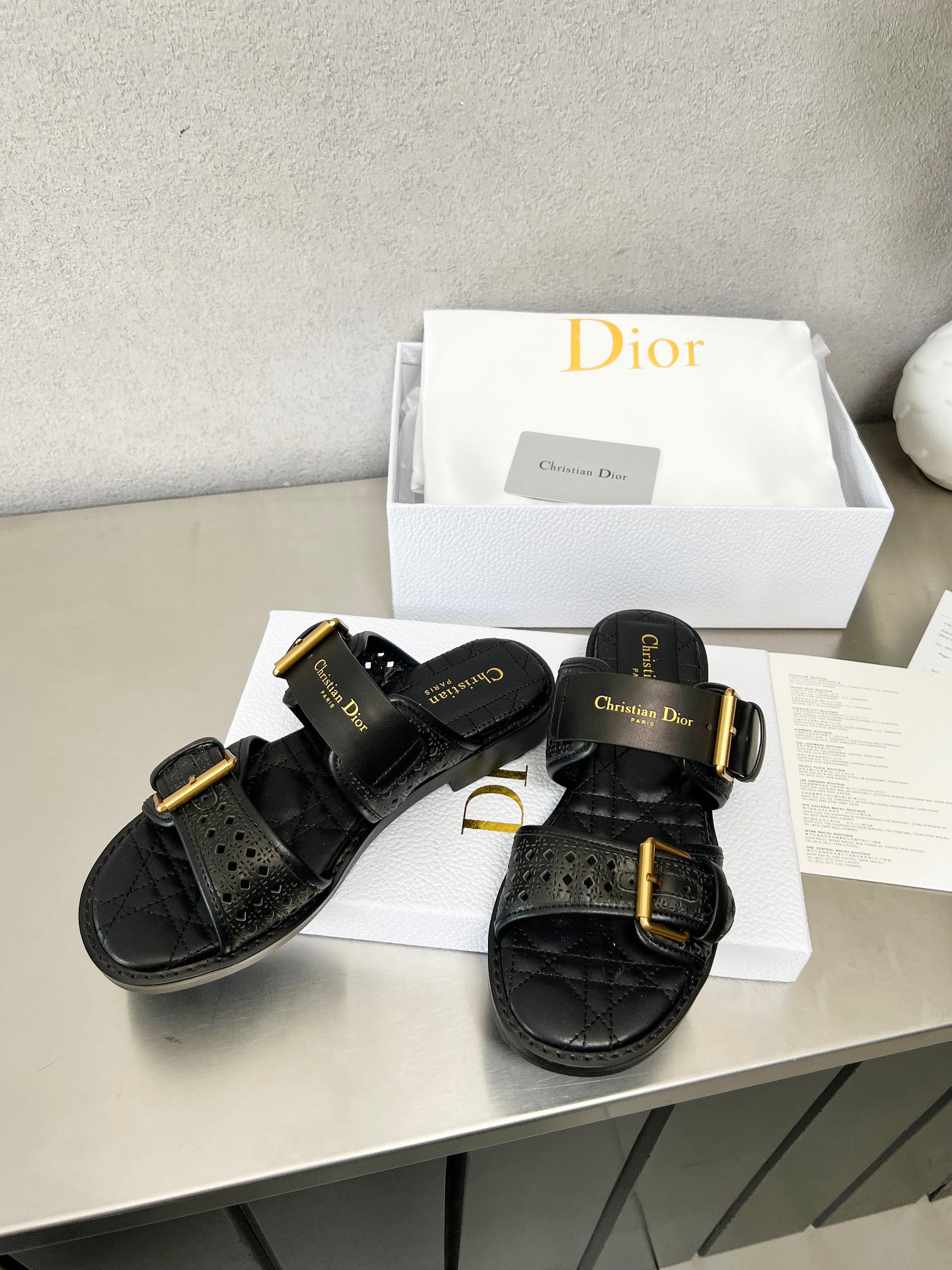 D Style Hollow Women's Slippers