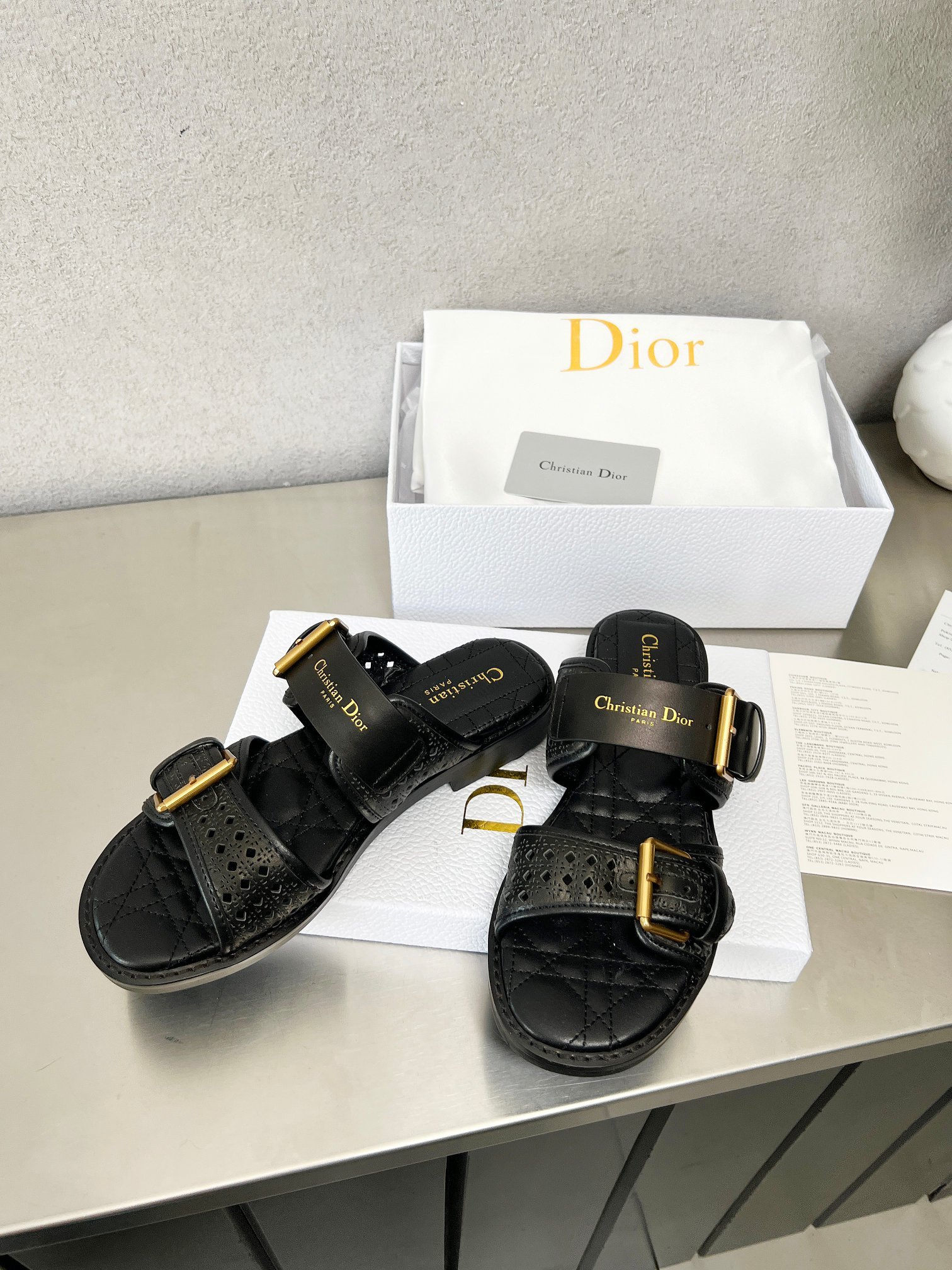 D Style Hollow Women's Slippers