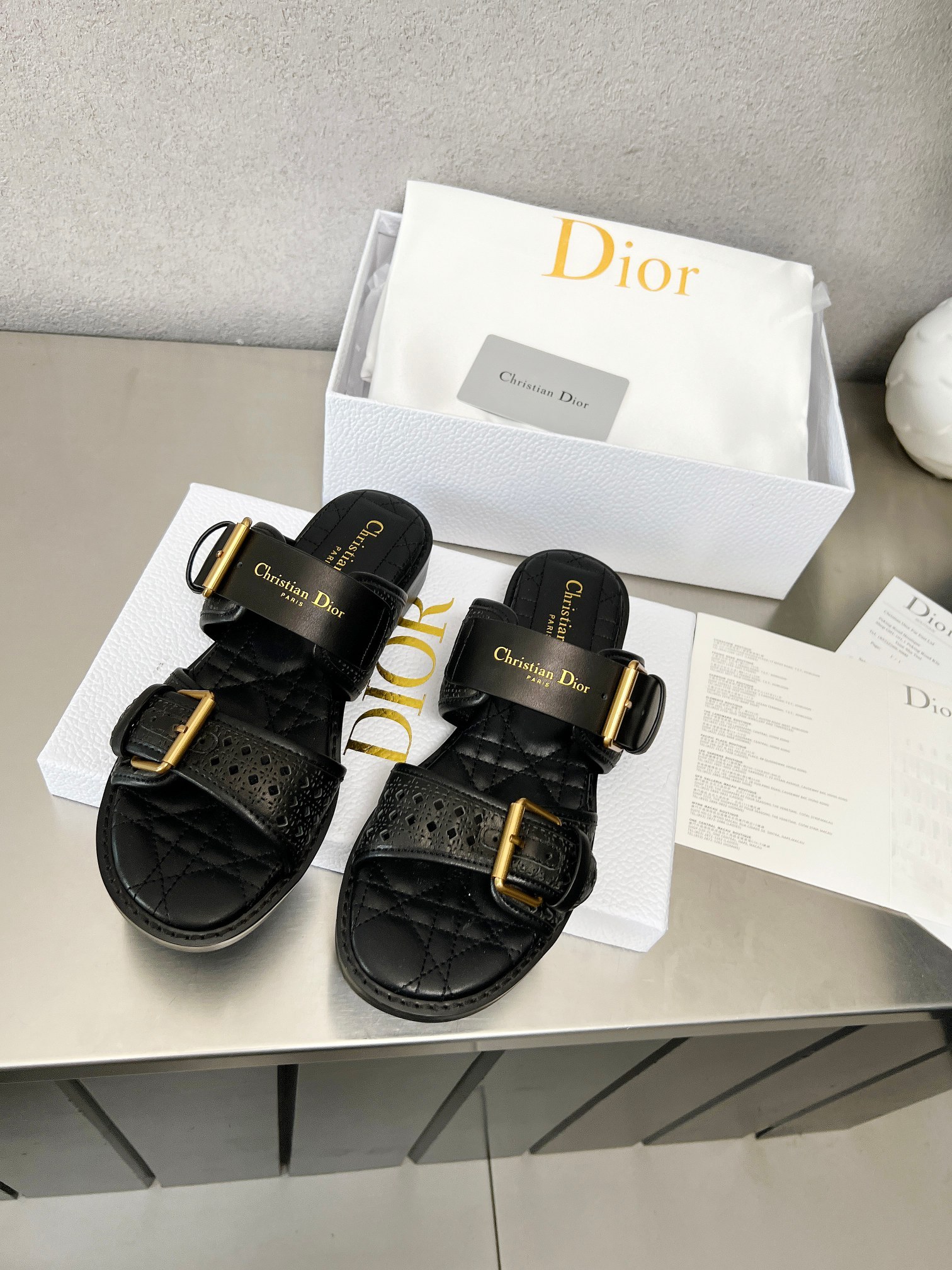 D Style Hollow Women's Slippers