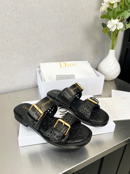 D Style Hollow Women's Slippers