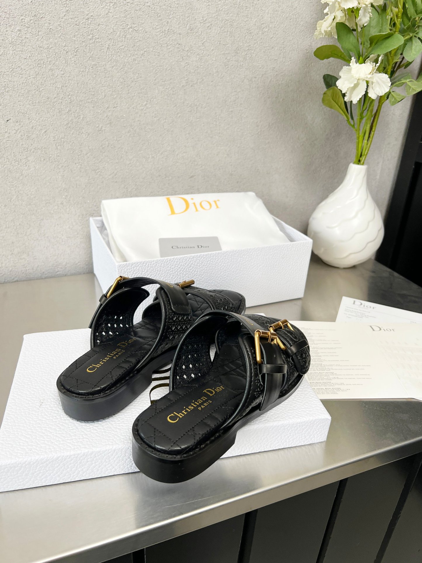 D Style Hollow Women's Slippers