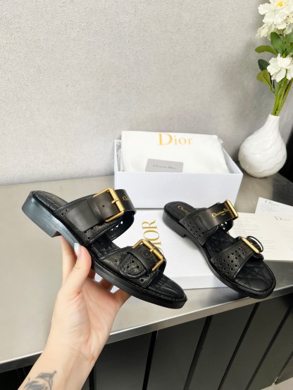 D Style Hollow Women's Slippers