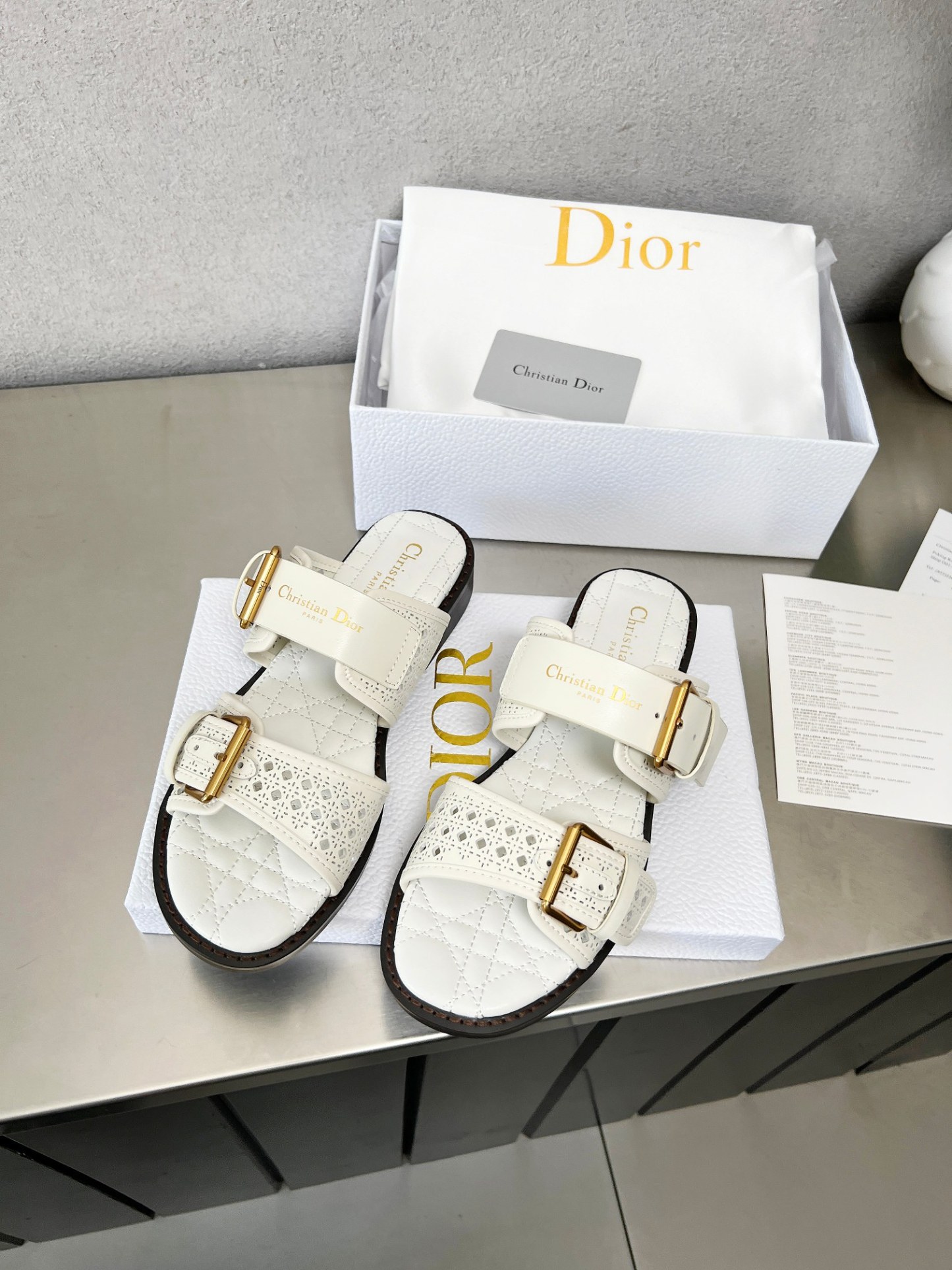 D Style Hollow Women's Slippers