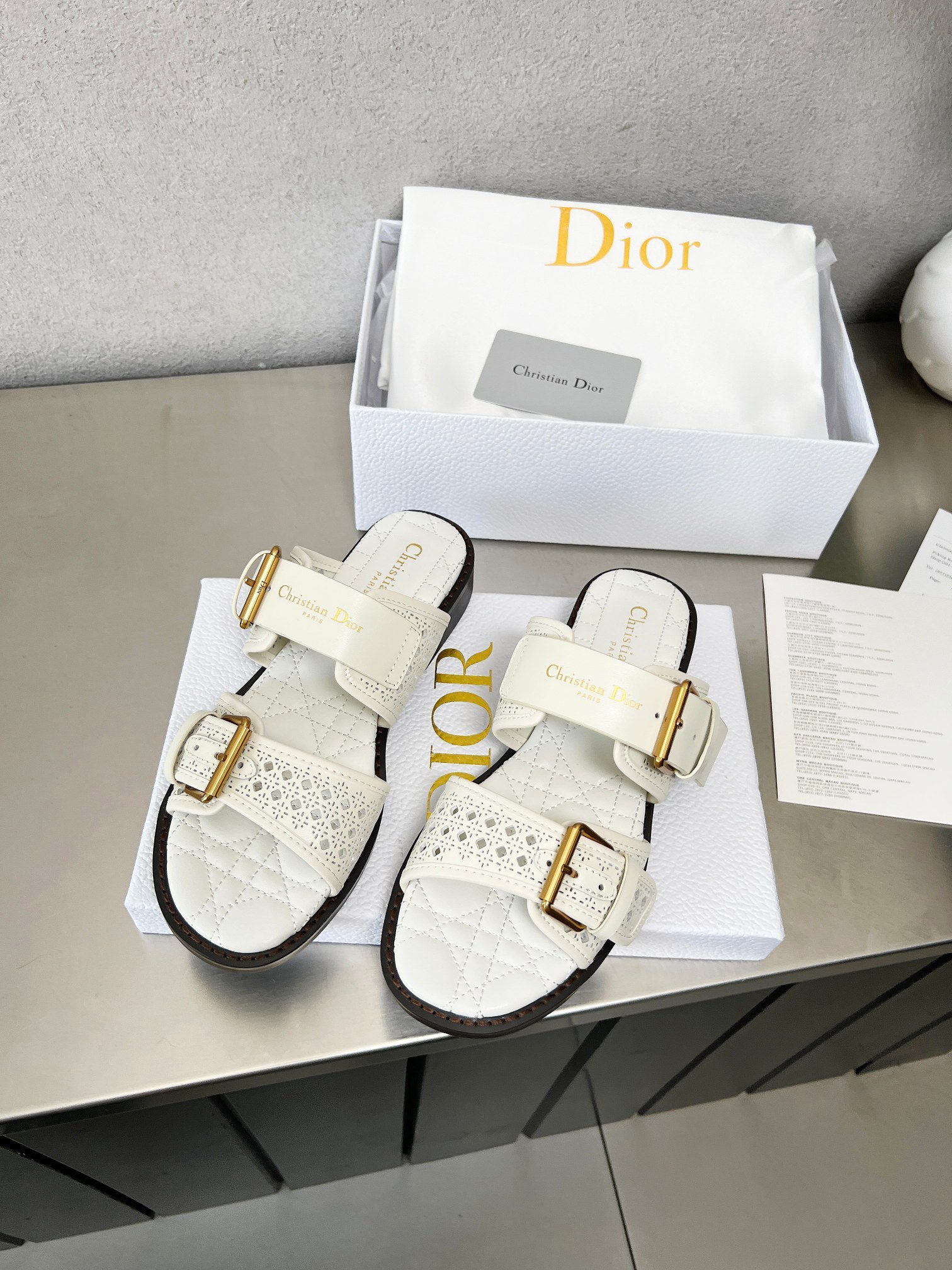 D Style Hollow Women's Slippers