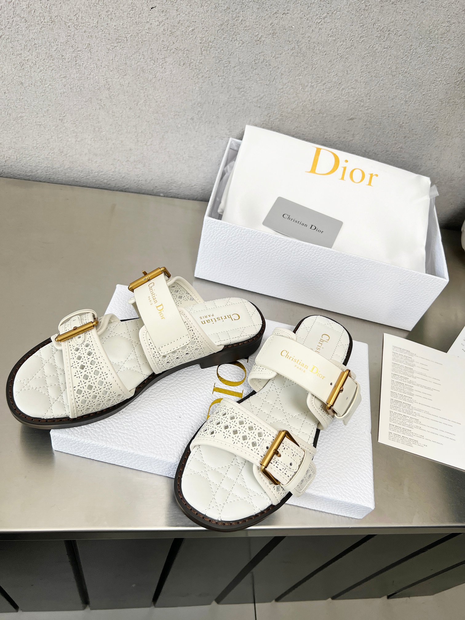 D Style Hollow Women's Slippers