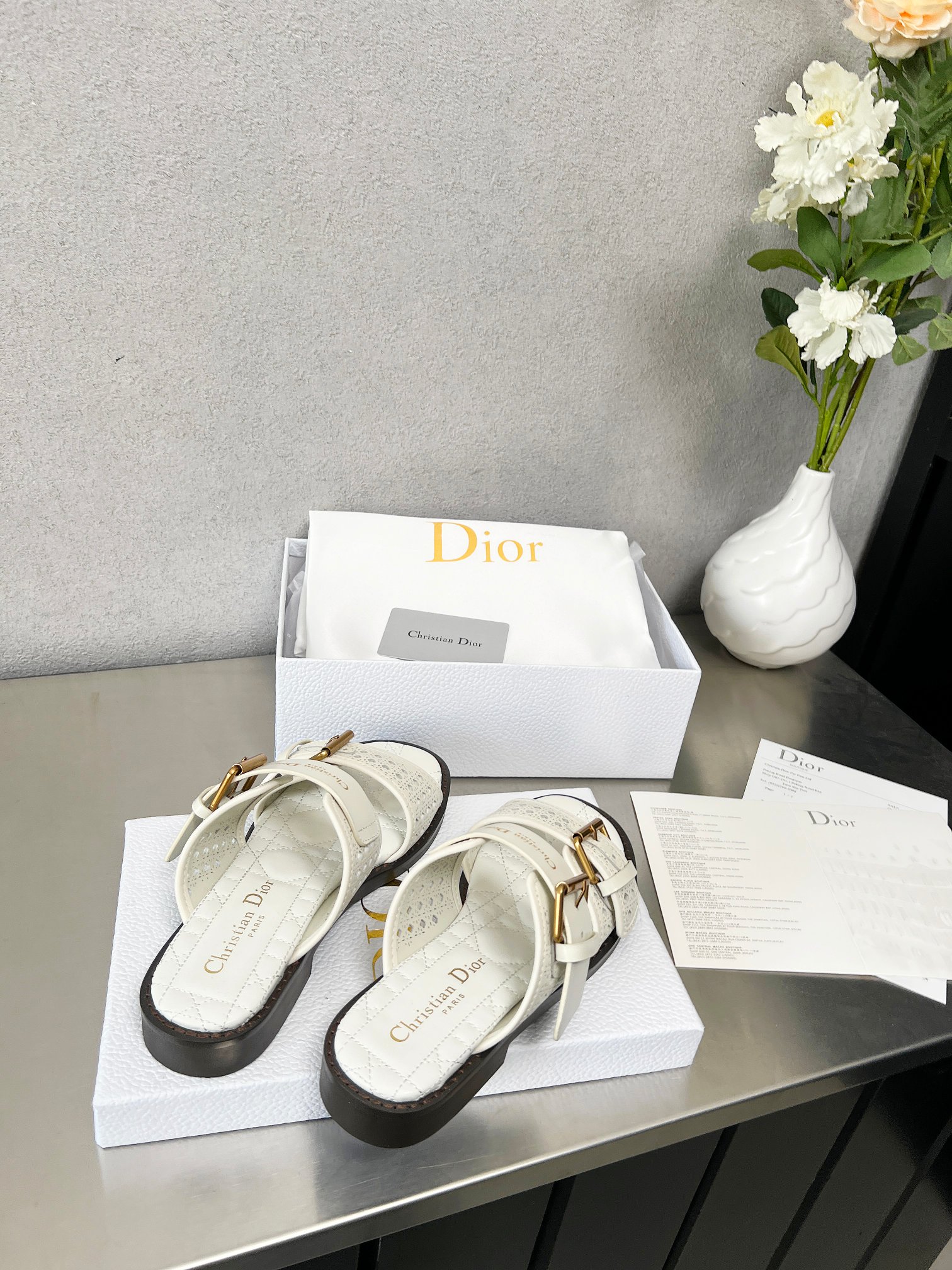 D Style Hollow Women's Slippers