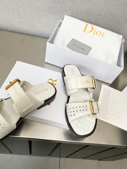 D Style Hollow Women's Slippers