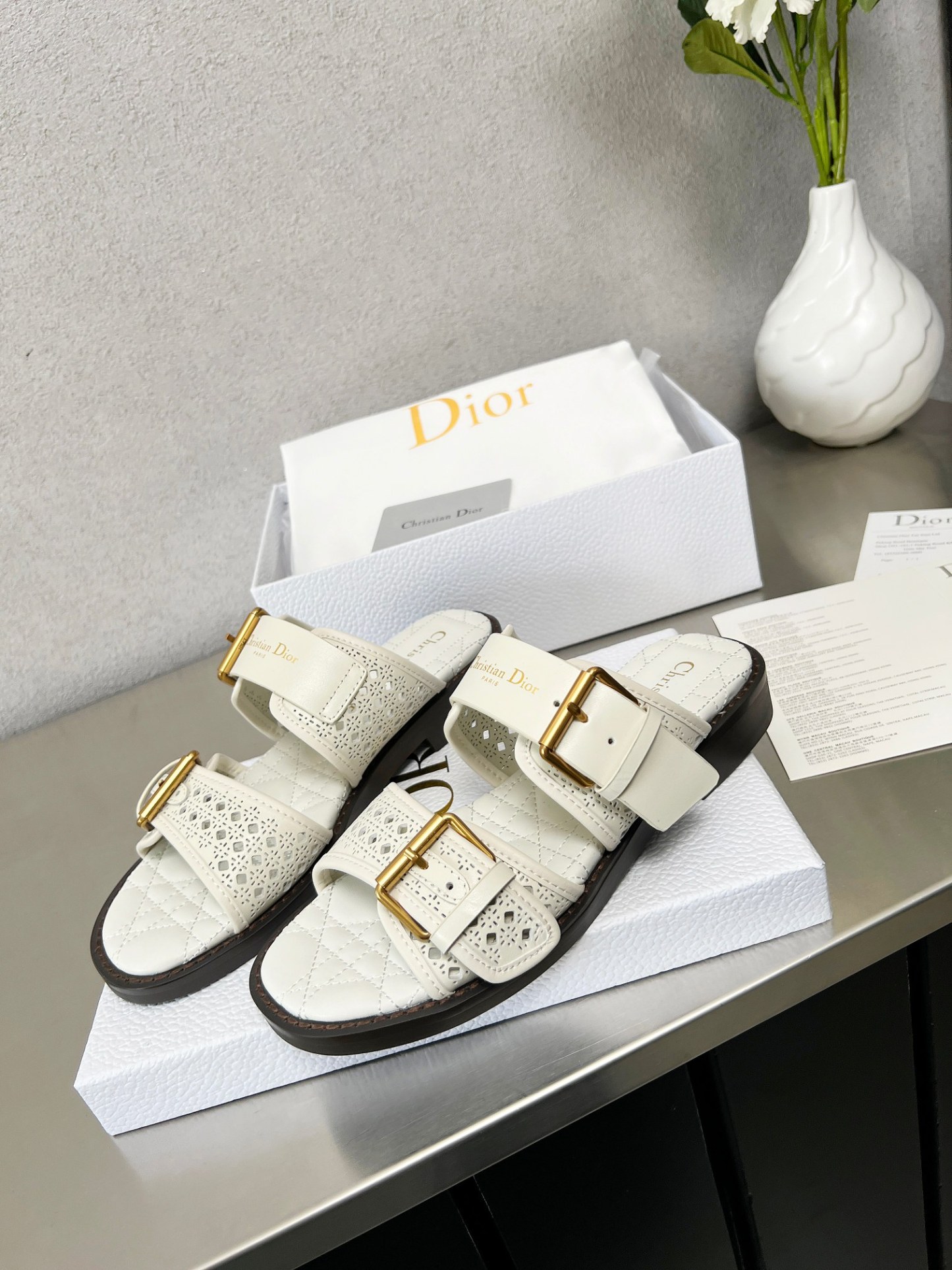 D Style Hollow Women's Slippers