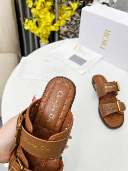 D Style Hollow Women's Slippers