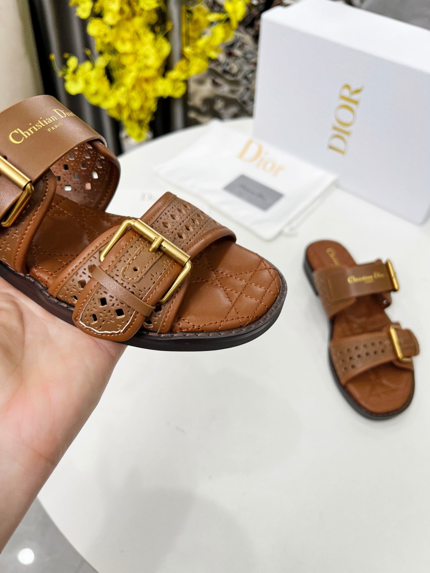 D Style Hollow Women's Slippers