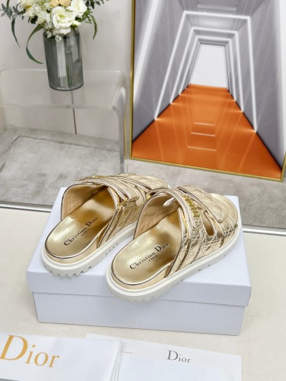 D Style Thick-soled women slippers