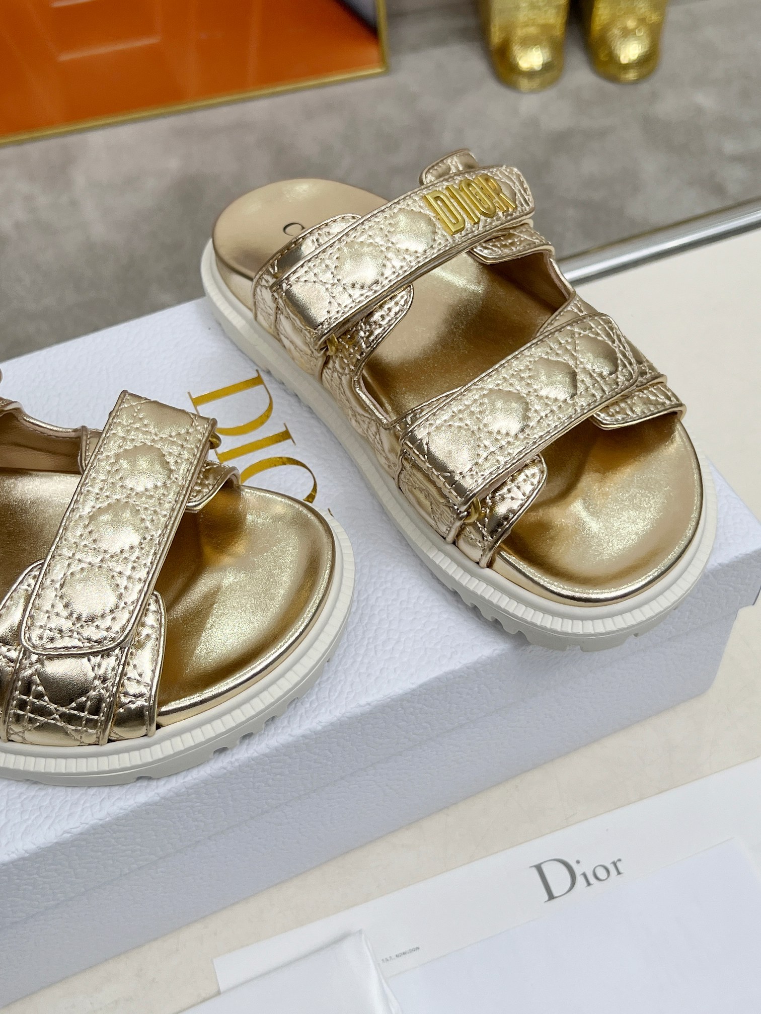 D Style Thick-soled women slippers