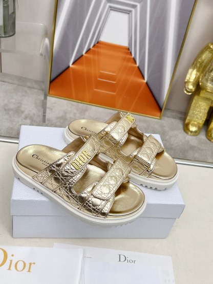 D Style Thick-soled women slippers