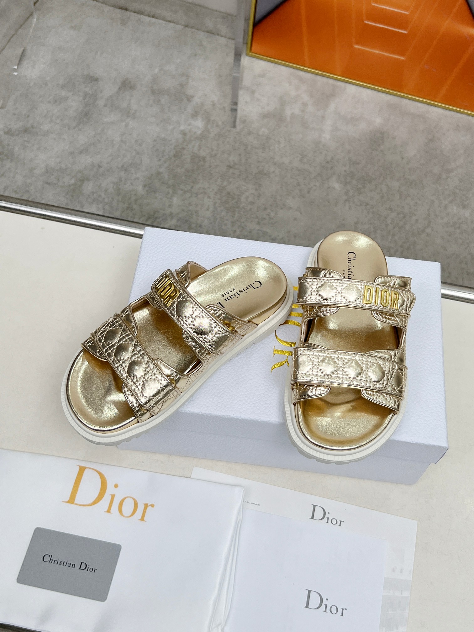 D Style Thick-soled women slippers