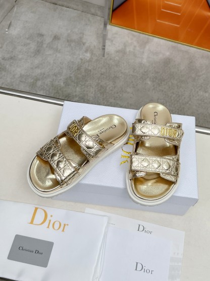 D Style Thick-soled women slippers