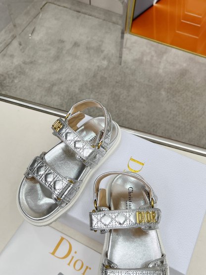 D Style Thick-soled women slippers