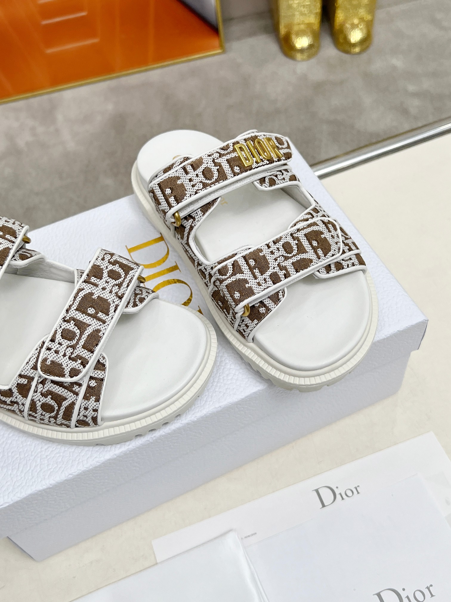 D Style Thick-soled women's slippers