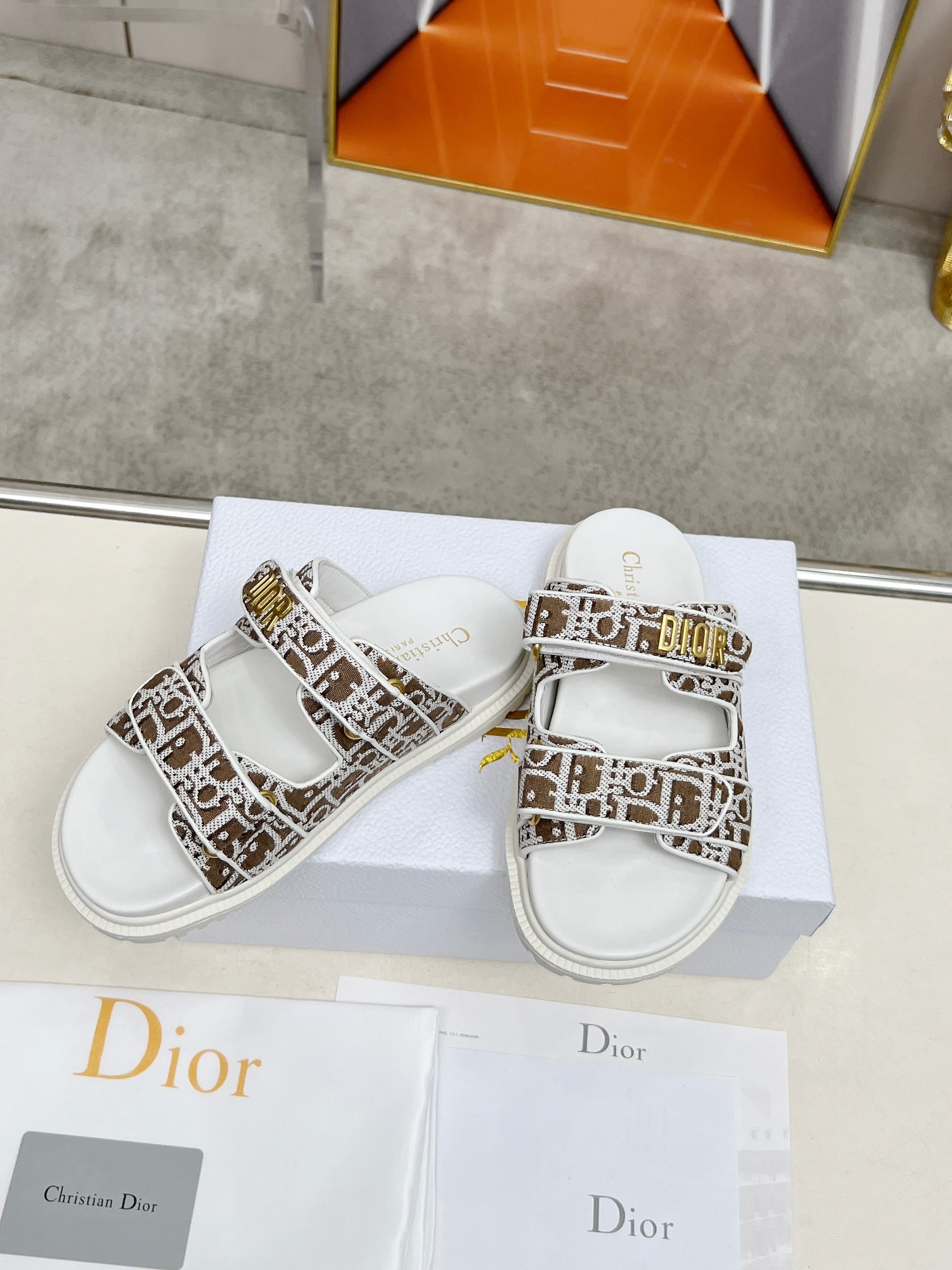 D Style Thick-soled women's slippers