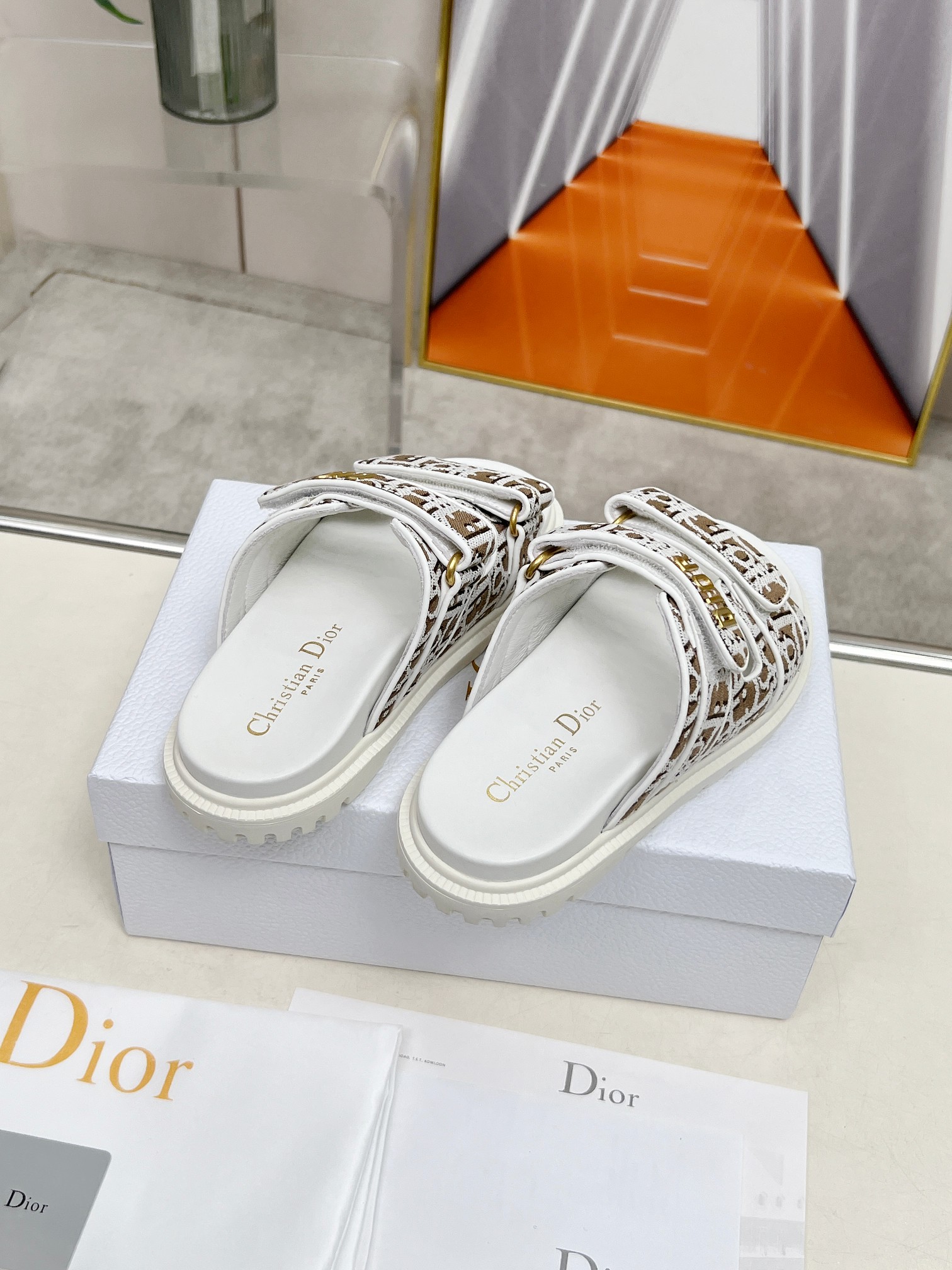 D Style Thick-soled women's slippers