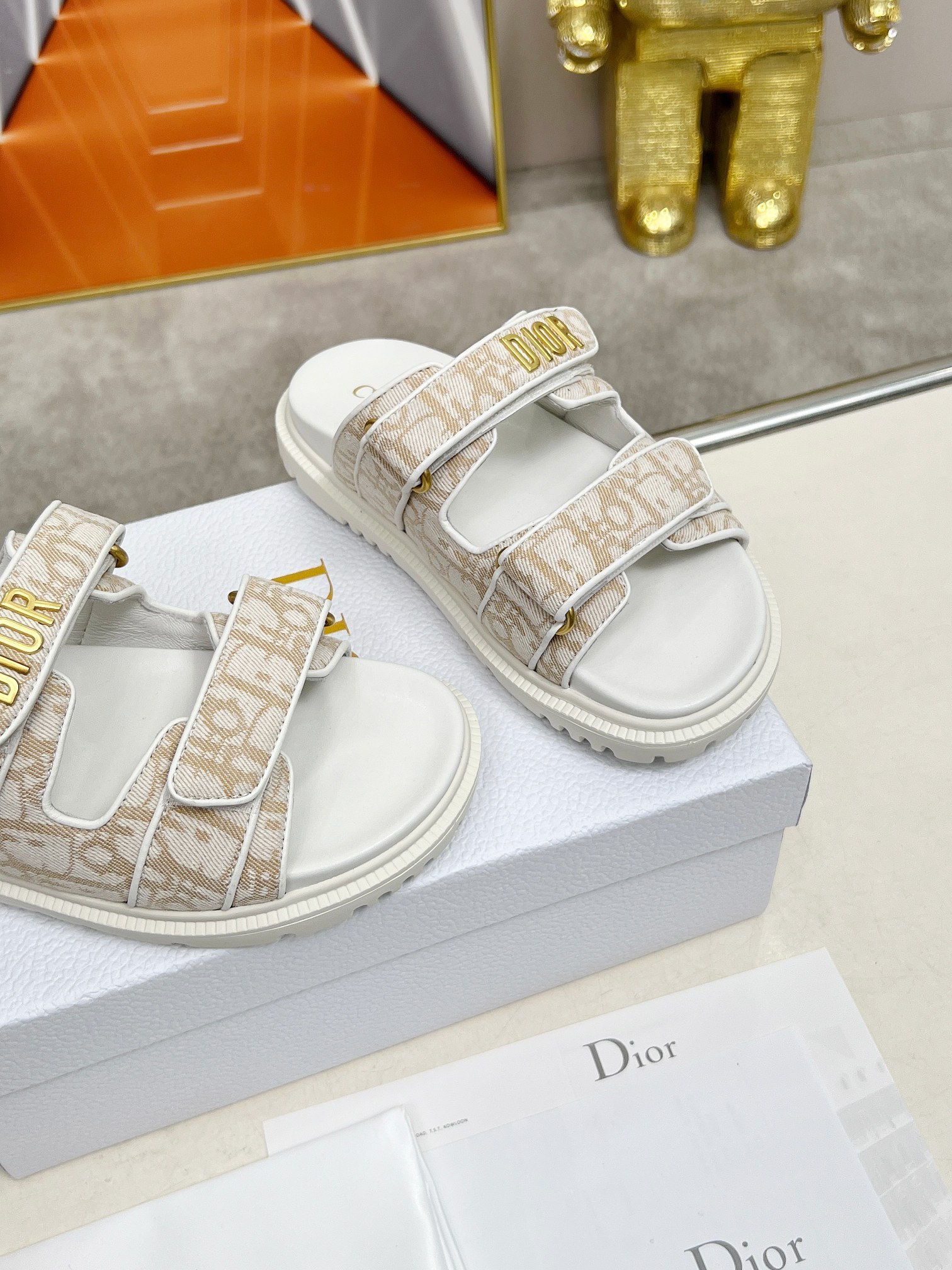 D Style Thick-soled women slippers