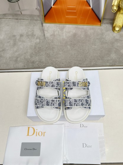 D Style Thick-soled women slippers