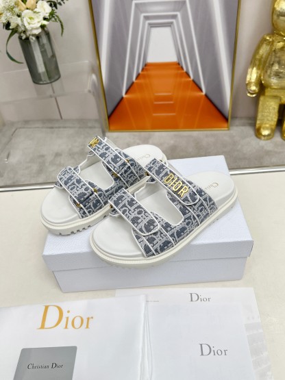 D Style Thick-soled women slippers