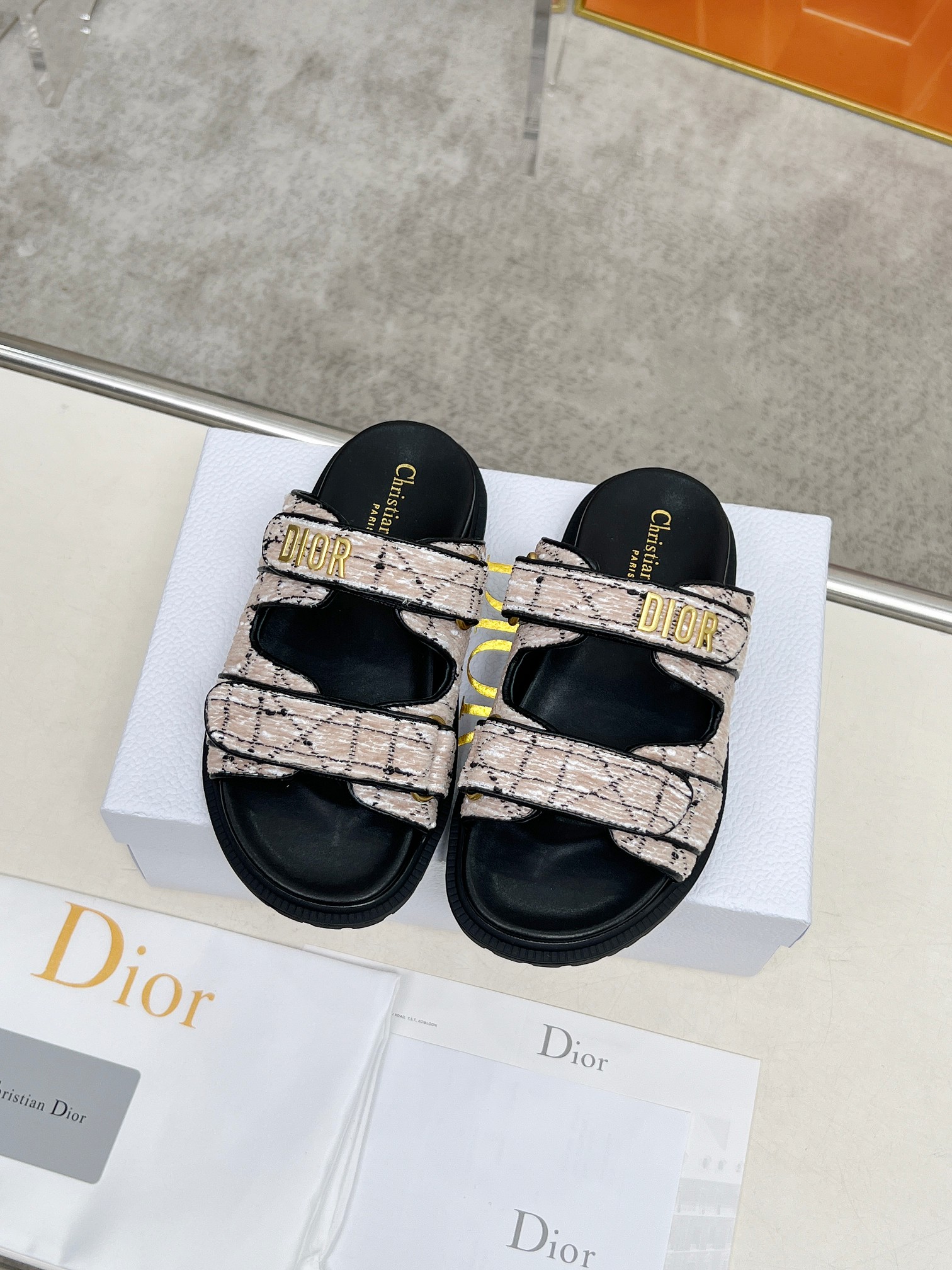 D Style Thick-soled women slippers