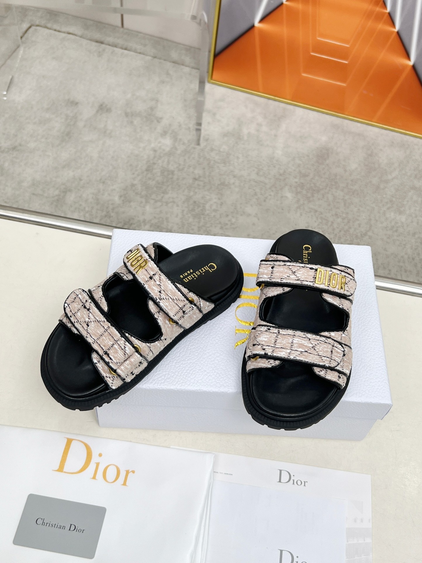 D Style Thick-soled women slippers