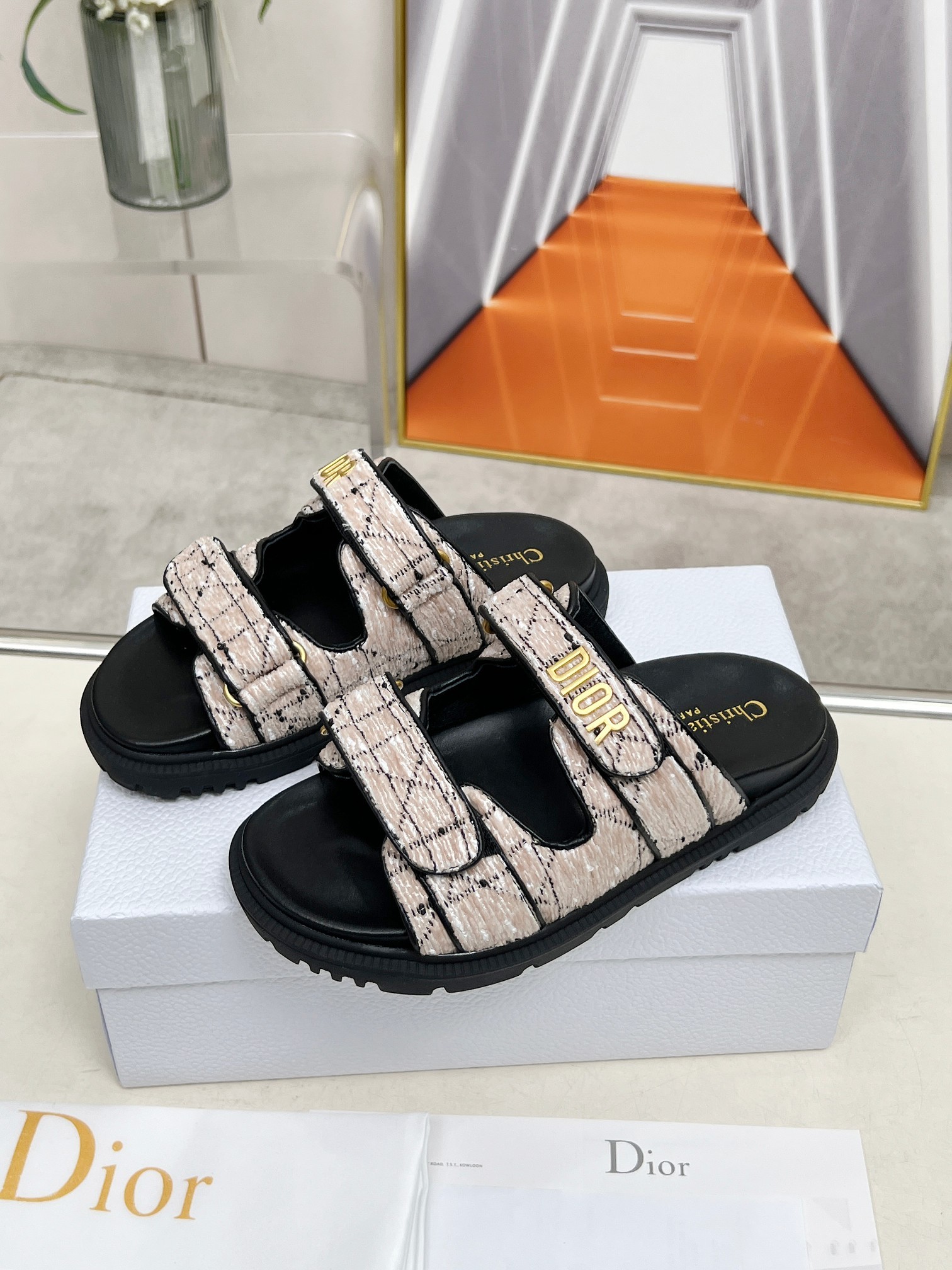 D Style Thick-soled women slippers