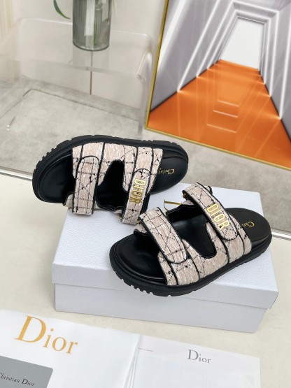 D Style Thick-soled women slippers